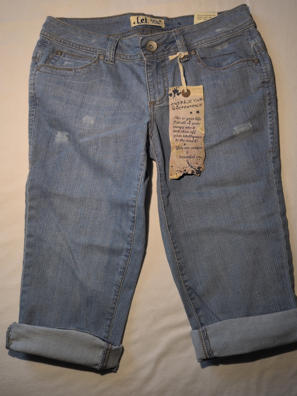 Vintage L.E.I. Light Blue Cropped Jeans with Cuffed Hem
